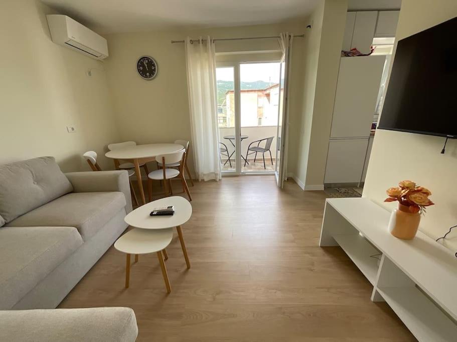 Spring Apartment In Përmet Esterno foto